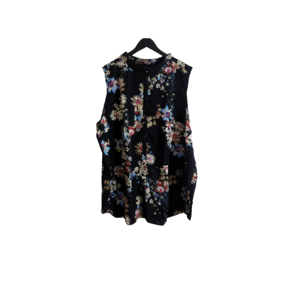 Effortless Chic With This Sleeveless Floral Print Top