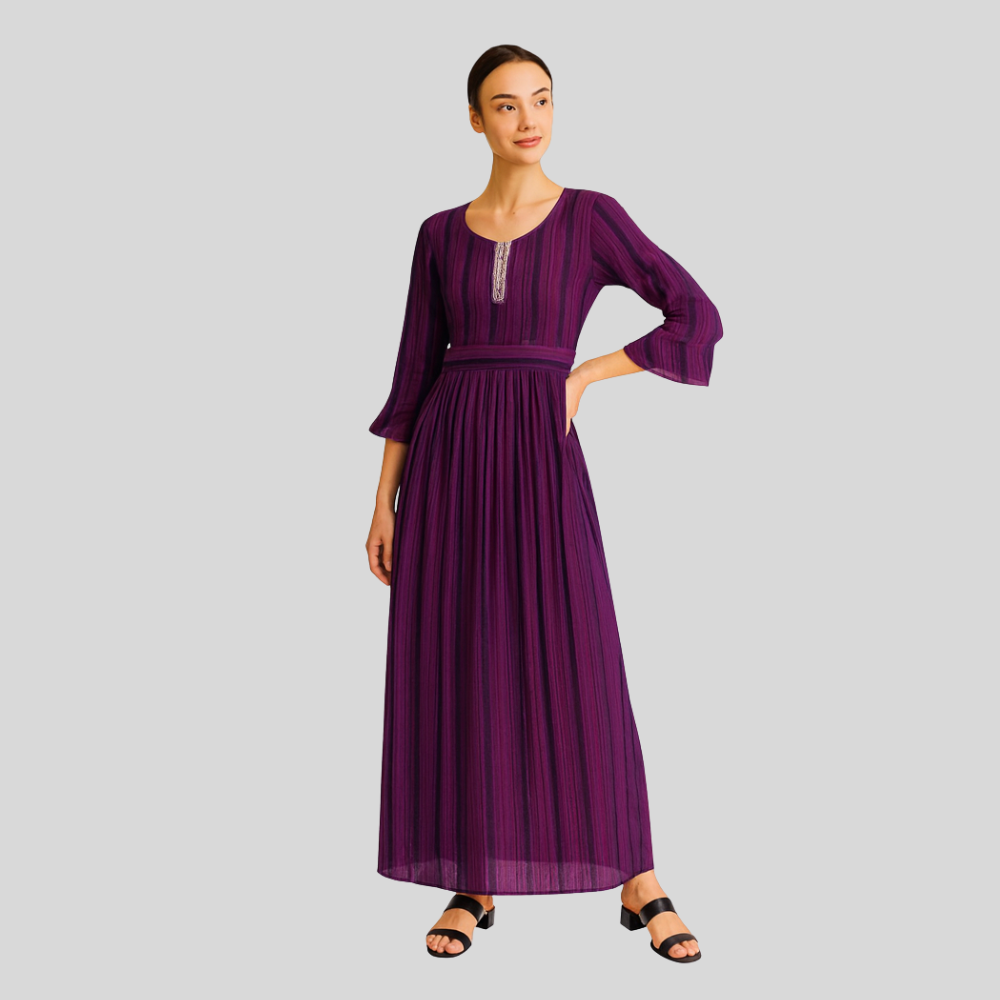 Effortless Chic With This Striped Midi Dress - Image 3