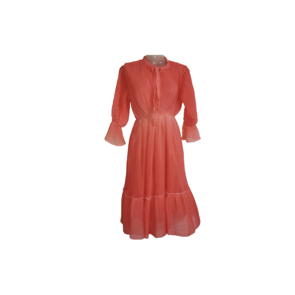 Step Back In Time With This Vintage-Inspired Pleated Dress